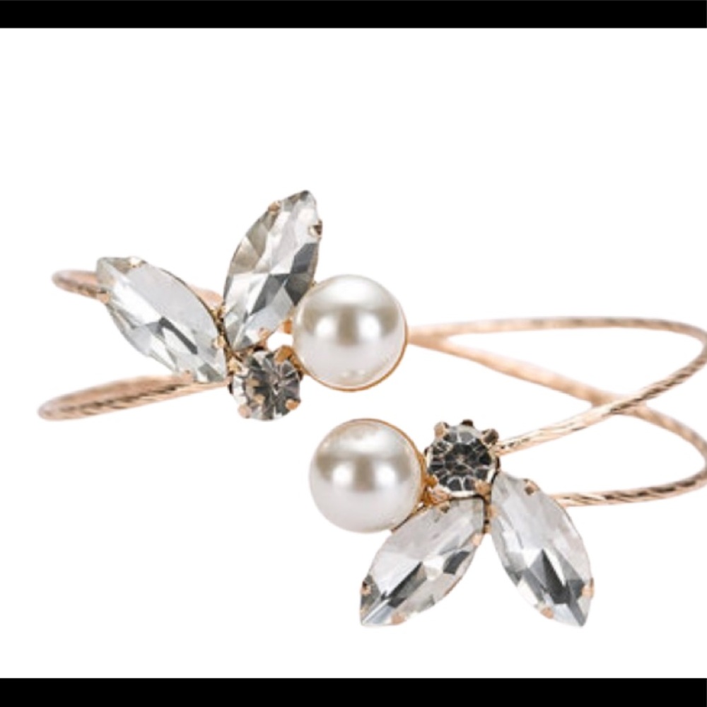 Rhinestone Gold & Pearl Bangle Bracelet